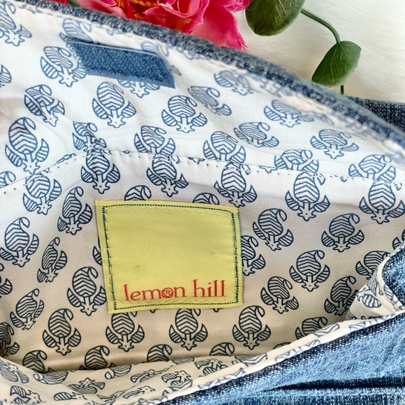 Great Condition LEMON HILL QUILTED WALLET VELCRO CLOSURE AND Zip POCKET in Back - Picture 6 of 7